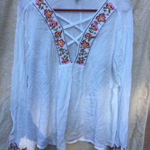 Women’s floral embroidered blouse XL